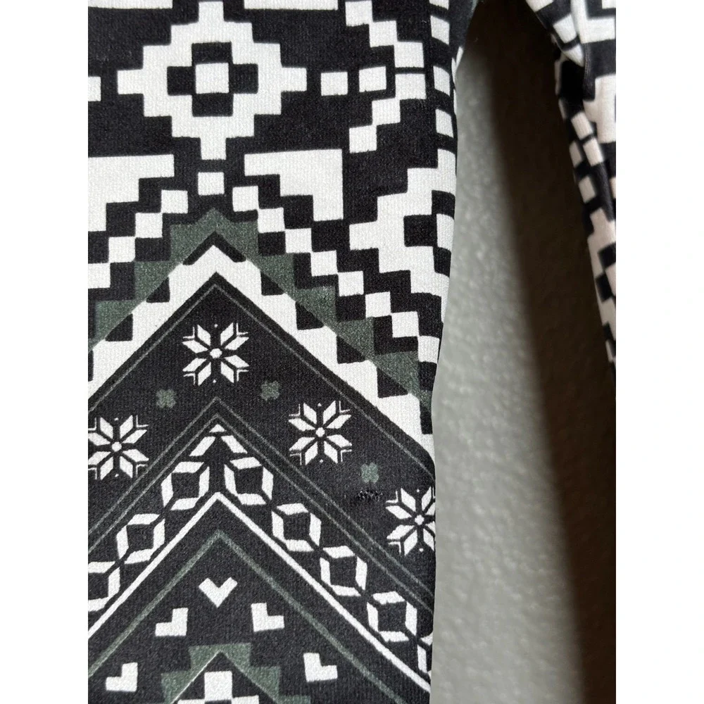 NO BOUNDARIES Juniors L Black White Chevron Print Seamless Ankle‎ Leggings NEW - Picture 4 of 11